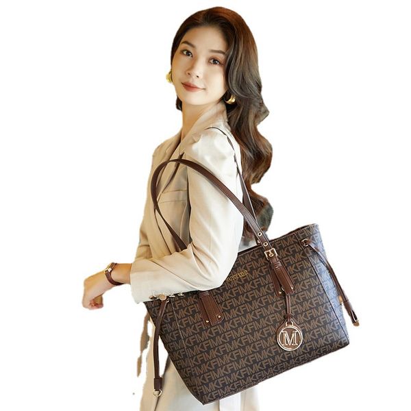 Sales factoryladies shoulder bags street popular printing retro handbag simple thick leather letters fashion tote bag gold hardware pendant women handbags 8668#, Brown
Sales factoryladies shoulder bags street popular printing retro handbag simple thick leather letters fashion tote bag gold hardware pendant women handbags 8668#, Brown