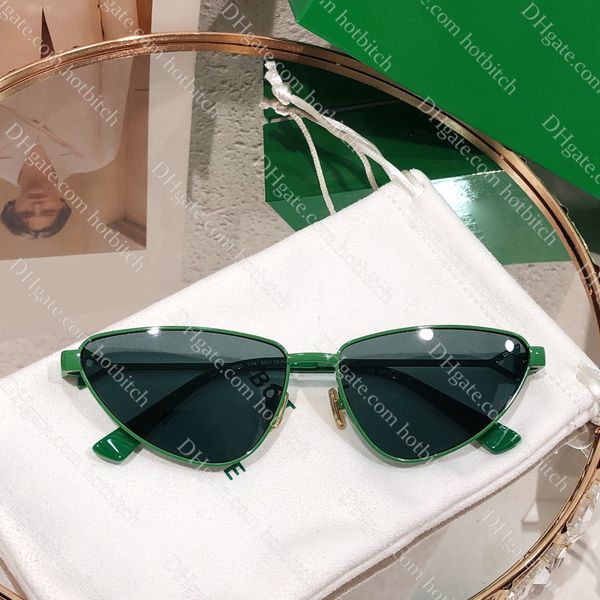 triangle sunglasses classic retro designer sunglasses for women fashion outdoor uv protection sun glasses with box, White;black
triangle sunglasses classic retro designer sunglasses for women fashion outdoor uv protection sun glasses with box, White;black