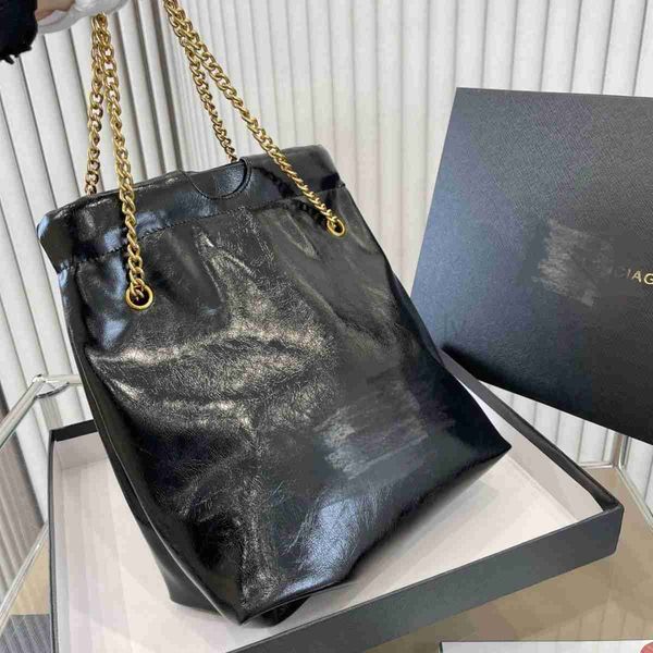 b bag trainers 2023 paris home's new garbage bag popular online pure leather one shoulder crossbody bag with super feel balanciagas
b bag trainers 2023 paris home's new garbage bag popular online pure leather one shoulder crossbody bag with super feel balanciagas