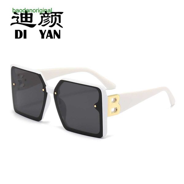 burbrerys designer sunglasses new fashion large frame sunglasses personalized outdoor modern street shooting glasses versatile for men and w, White;black
burbrerys designer sunglasses new fashion large frame sunglasses personalized outdoor modern street shooting glasses versatile for men and w, White;black