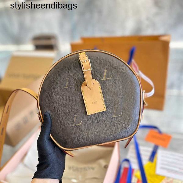stylisheendibags totes letter designer bag luxury handbag f fashion women's handbag brown shopping handbag crossbody women's class
stylisheendibags totes letter designer bag luxury handbag f fashion women's handbag brown shopping handbag crossbody women's class