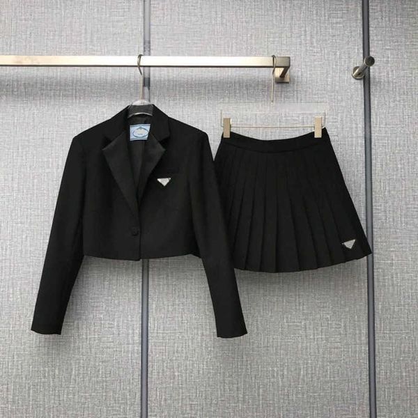 womens set skirt designer suit cardigan petite suits short skirts two-piece fashion metal triangle women sets, White
womens set skirt designer suit cardigan petite suits short skirts two-piece fashion metal triangle women sets, White