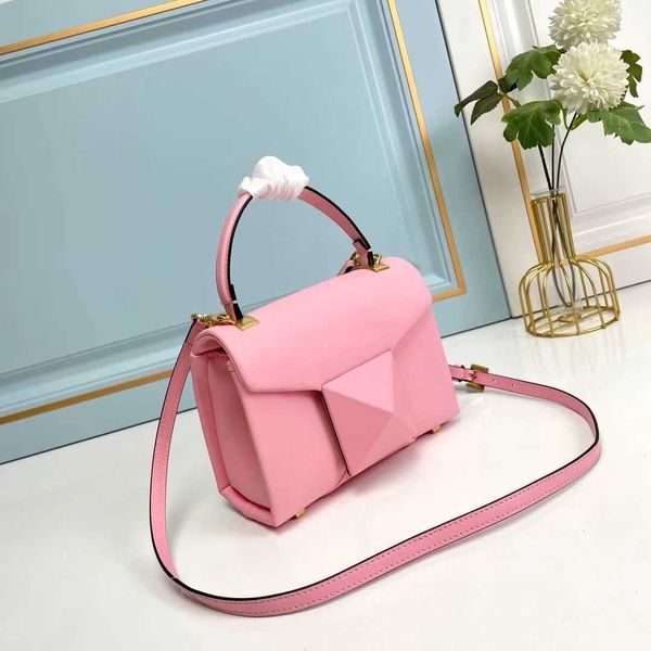 designer women stud bags luxurys handbag mini color leather rivet fashion handheld shoulder crossbody women p873
designer women stud bags luxurys handbag mini color leather rivet fashion handheld shoulder crossbody women p873