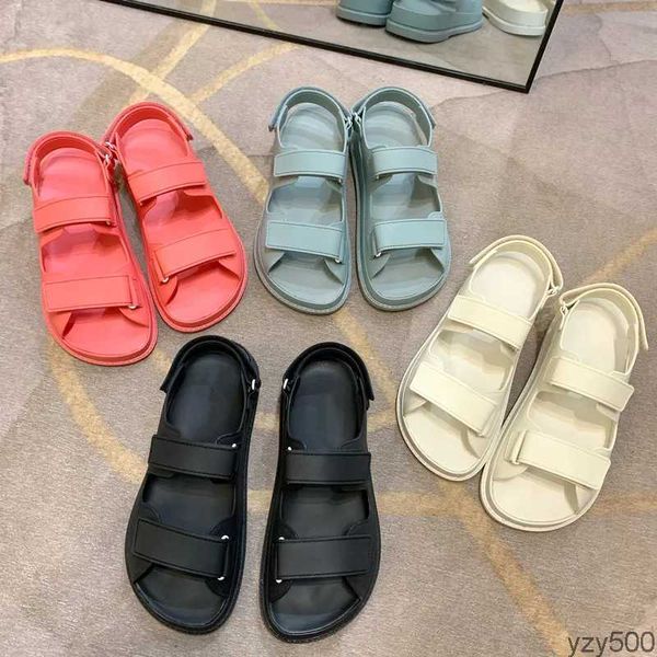 luxury designer fit printed beach sandals fashion casual and comfortable flat-bottomed formal sexy''gg'', Black
luxury designer fit printed beach sandals fashion casual and comfortable flat-bottomed formal sexy''gg'', Black