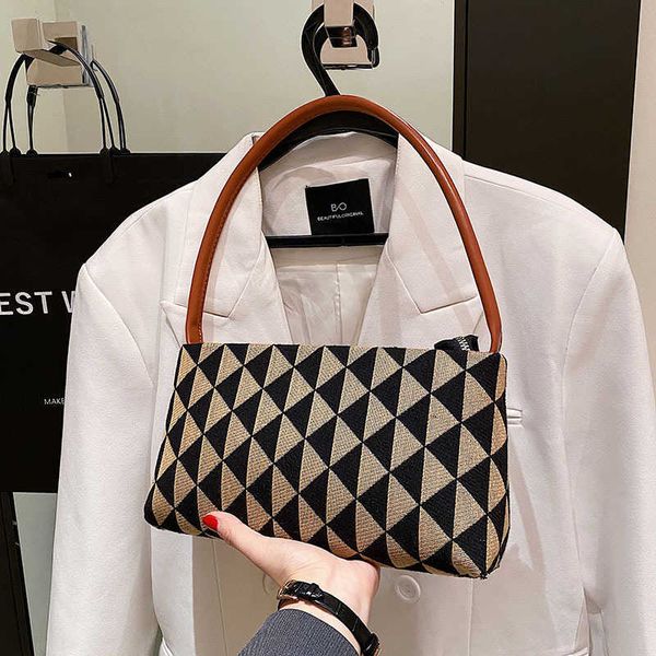 autumn new style handbag small crowd simple bag female triangle plaid sling single shoulder underarm bag female
autumn new style handbag small crowd simple bag female triangle plaid sling single shoulder underarm bag female