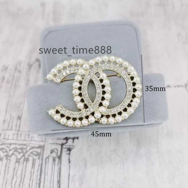 lapel pins luxury women brand letter brooches 18k gold plated broche inlay crystal rhinestone jewelry designer brooch charm pearl pin men br, Gray
lapel pins luxury women brand letter brooches 18k gold plated broche inlay crystal rhinestone jewelry designer brooch charm pearl pin men br, Gray