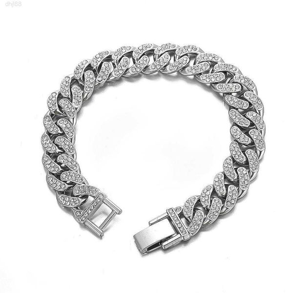 hip hop style 13mm full diamond iced out cuban chain silver plated exaggerated 21cm bracelet for men, Golden;silver
hip hop style 13mm full diamond iced out cuban chain silver plated exaggerated 21cm bracelet for men, Golden;silver