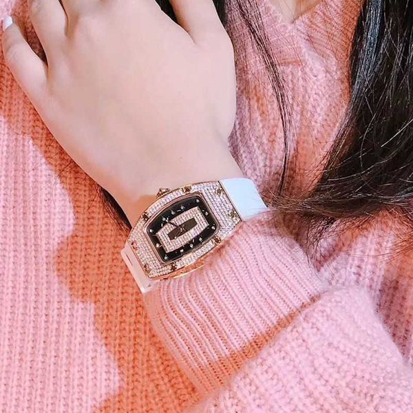 new high-quality female mechanical wrist watches fashion light women's diamond set large dial and magnificent ten brands 2023 luxury st, Slivery;brown
new high-quality female mechanical wrist watches fashion light women's diamond set large dial and magnificent ten brands 2023 luxury st, Slivery;brown