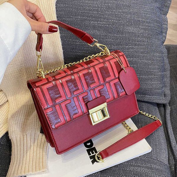 embossed designer bags shoulder bag women classic print handbags square chain bag messenger chain portable high-capacity lady crossbody purs
embossed designer bags shoulder bag women classic print handbags square chain bag messenger chain portable high-capacity lady crossbody purs