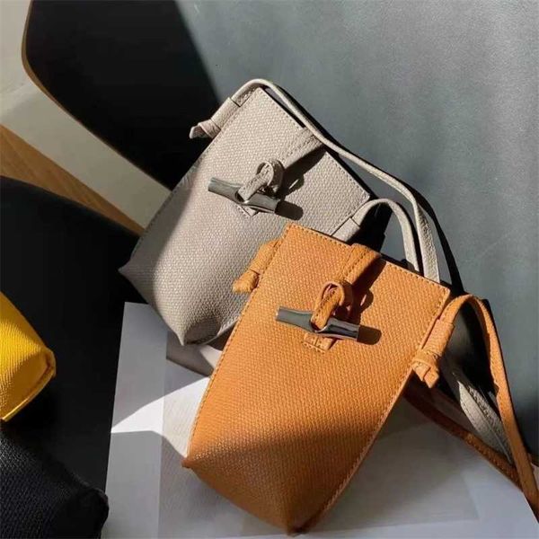 shoulder 2023 xiaoyou litchi bag bamboo joint mobile grain phone small square mini single crossbody, Red;black
shoulder 2023 xiaoyou litchi bag bamboo joint mobile grain phone small square mini single crossbody, Red;black