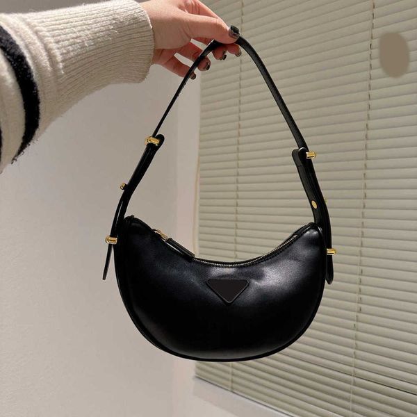 hobo bag underarm women designer bags handbag cross body shoulder bag adjustable straps half moon messenger designer handbags tote 230218
hobo bag underarm women designer bags handbag cross body shoulder bag adjustable straps half moon messenger designer handbags tote 230218