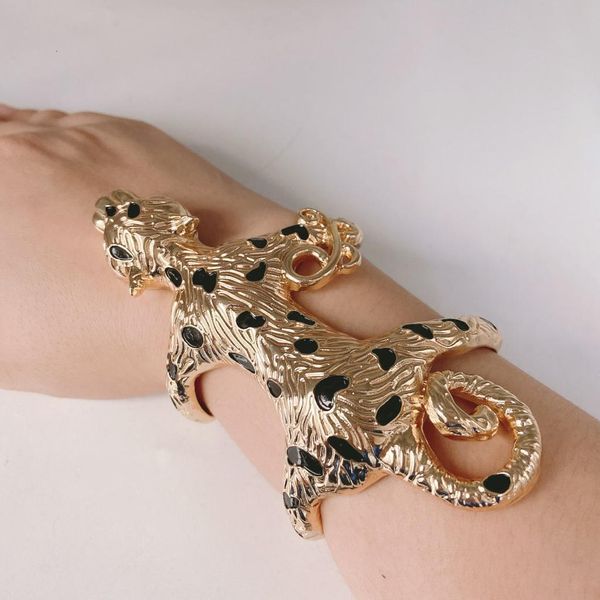 bangle women s bracelet tiger spot shape trendy design plated gold color large gift daily wear 230506, Black
bangle women s bracelet tiger spot shape trendy design plated gold color large gift daily wear 230506, Black