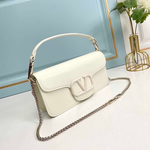 handbag luxurys buckle bags designer valentions women color portable shoulder crossbody mini dinner fashion cowhide chain women's new s
handbag luxurys buckle bags designer valentions women color portable shoulder crossbody mini dinner fashion cowhide chain women's new s