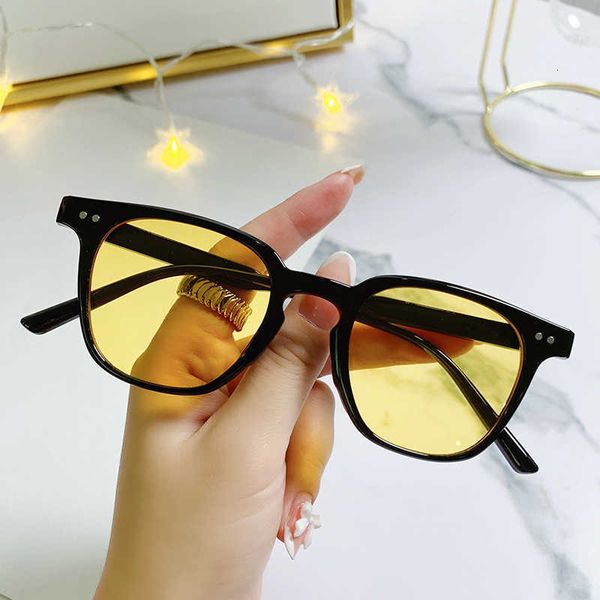 Fashion designer Gentle monster cool sunglasses GM 2022 New Sunglasses for Women Men Small Face Style Yellow Green Film Korean Network Popular Same Glasses
Fashion designer Gentle monster cool sunglasses GM 2022 New Sunglasses for Women Men Small Face Style Yellow Green Film Korean Network Popular Same Glasses