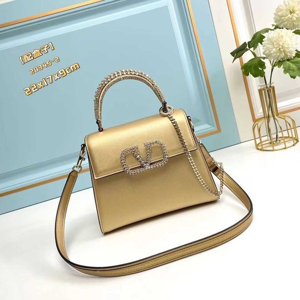 women diamond bags luxurys handbag designer inlaid metal handle shaped portable shoulder crossbody women's chain 3fic 80tp
women diamond bags luxurys handbag designer inlaid metal handle shaped portable shoulder crossbody women's chain 3fic 80tp
