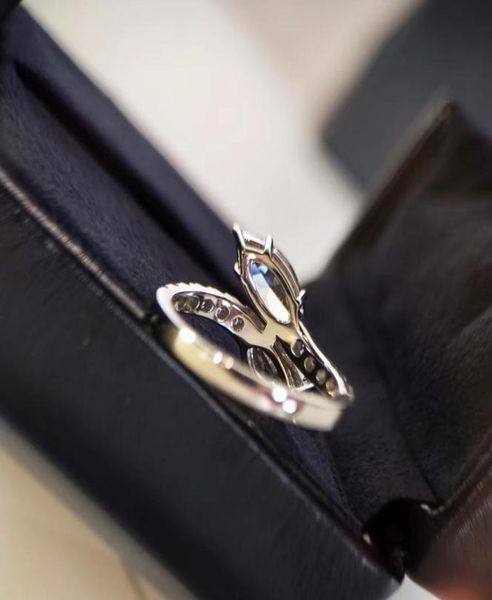 fashion2020 spring new s925 silver plated 18k gold asymmetric white gold diamond ring with gift box4731192
fashion2020 spring new s925 silver plated 18k gold asymmetric white gold diamond ring with gift box4731192