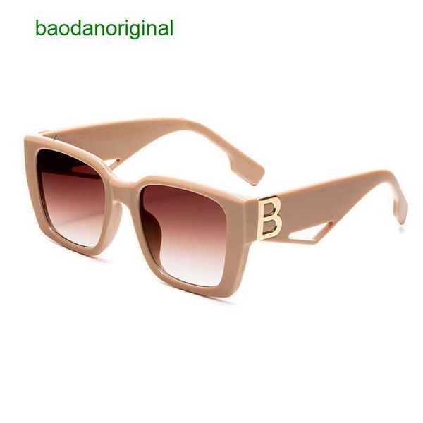burbrerys designer sunglasses new fashion trend men's and women's sunglasses personalized letter decorative glasses box pc frame x, White;black
burbrerys designer sunglasses new fashion trend men's and women's sunglasses personalized letter decorative glasses box pc frame x, White;black