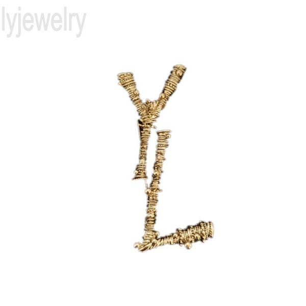 luxury designer jewelry letter brooches for men diamond retro silver plated alloy pin clothing designer women mens broche jewelry fashion zb, Gray
luxury designer jewelry letter brooches for men diamond retro silver plated alloy pin clothing designer women mens broche jewelry fashion zb, Gray