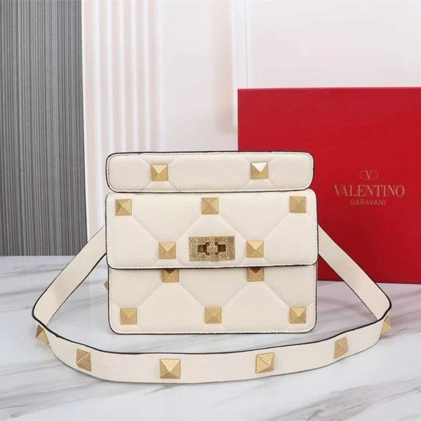 handbag metal designer women women's bags luxurys valentions rivet lychee cowhide portable shoulder crossbody fashionable underarm k76q
handbag metal designer women women's bags luxurys valentions rivet lychee cowhide portable shoulder crossbody fashionable underarm k76q