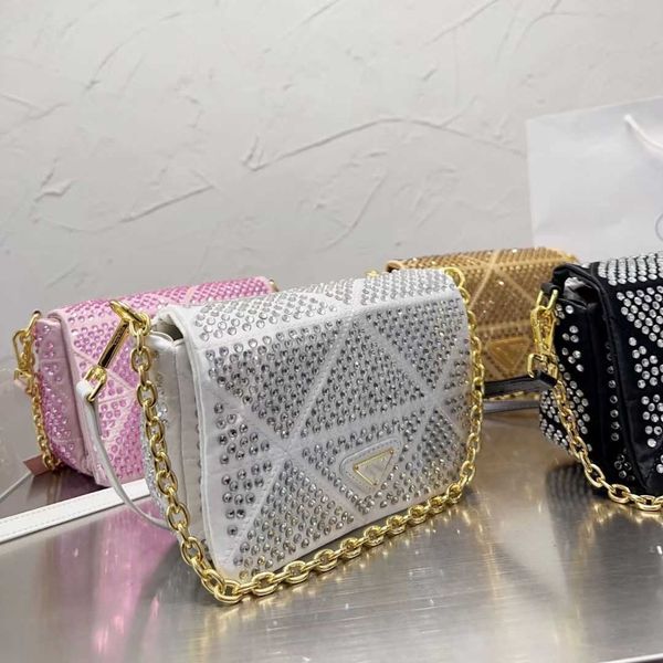 2023 fashion hand versatile bright diamond women's new high fashion chain single shoulder messenger small square bag p home
2023 fashion hand versatile bright diamond women's new high fashion chain single shoulder messenger small square bag p home