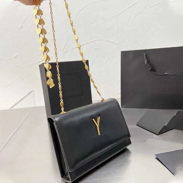 shoulder bags designer handbags women chain bag designer cross body handbag leather messenger bags simple square crossbody purse wallet 2210, Black;red
shoulder bags designer handbags women chain bag designer cross body handbag leather messenger bags simple square crossbody purse wallet 2210, Black;red