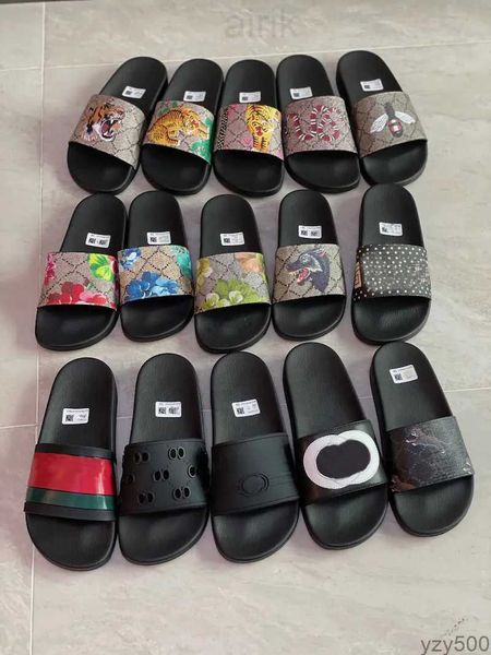 2023 classic sandals rubber slippers women's flower brocade tiger bee flower fashion summer beach slippers men's designer'�, Black
2023 classic sandals rubber slippers women's flower brocade tiger bee flower fashion summer beach slippers men's designer'�, Black