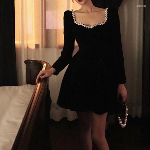 Casual Dresses 2023 Spring Fashion Velvet Women Square Collar Full Sleeve Ruched Diamonds Ball Gown Black Party Mini Dress
Casual Dresses 2023 Spring Fashion Velvet Women Square Collar Full Sleeve Ruched Diamonds Ball Gown Black Party Mini Dress