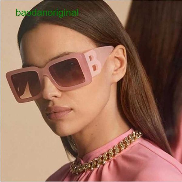 burbrerys designer sunglasses 2023 new personalized walk show large frame sunglasses hollow out bshaped women's square, White;black
burbrerys designer sunglasses 2023 new personalized walk show large frame sunglasses hollow out bshaped women's square, White;black