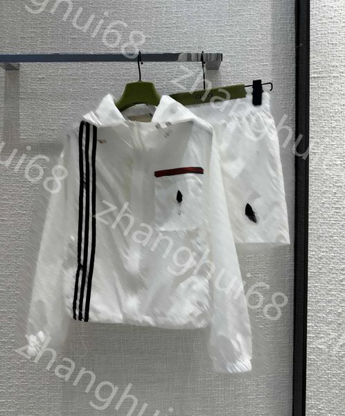 23ss womens designer clothing women tracksuit casual suit striped patchwork logo print hooded jacket jacket elastic-waist shorts set womens, Gray
23ss womens designer clothing women tracksuit casual suit striped patchwork logo print hooded jacket jacket elastic-waist shorts set womens, Gray