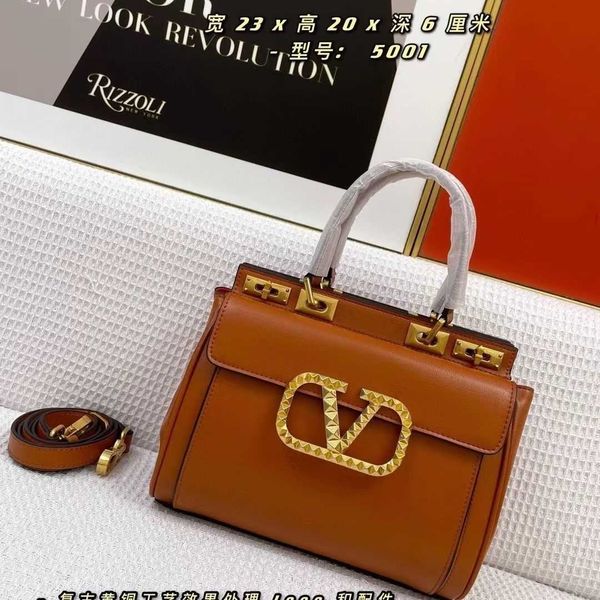 valentions texture designer handbag women bags metal luxurys lock women's cowhide double shoulder crossbody 92bs
valentions texture designer handbag women bags metal luxurys lock women's cowhide double shoulder crossbody 92bs