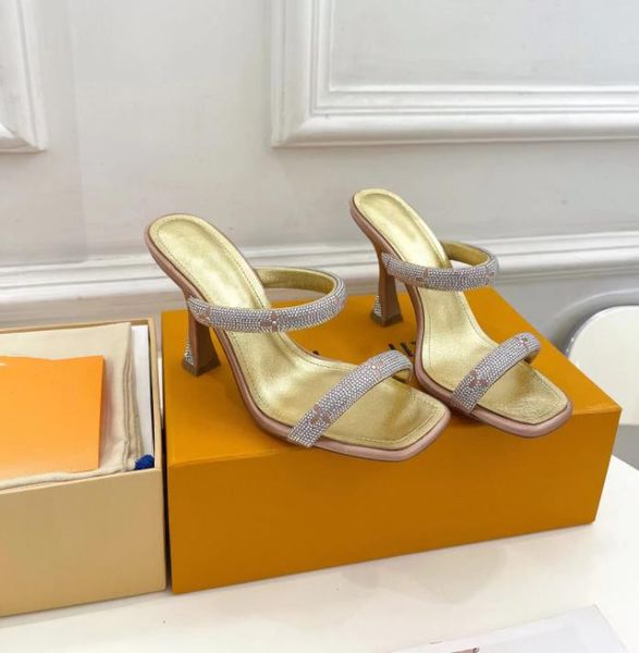 2023 new mule sparkle sandal women sparkle sandal fashion summer designer derma heel height 6.5cm 9.5cm square drill sandal size 35-41, Black
2023 new mule sparkle sandal women sparkle sandal fashion summer designer derma heel height 6.5cm 9.5cm square drill sandal size 35-41, Black