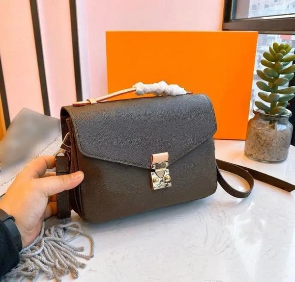 sale classic women messenger bags bag handbags crossbody shoulder bag messenger bag detachable shoulder strap, Black;red
sale classic women messenger bags bag handbags crossbody shoulder bag messenger bag detachable shoulder strap, Black;red