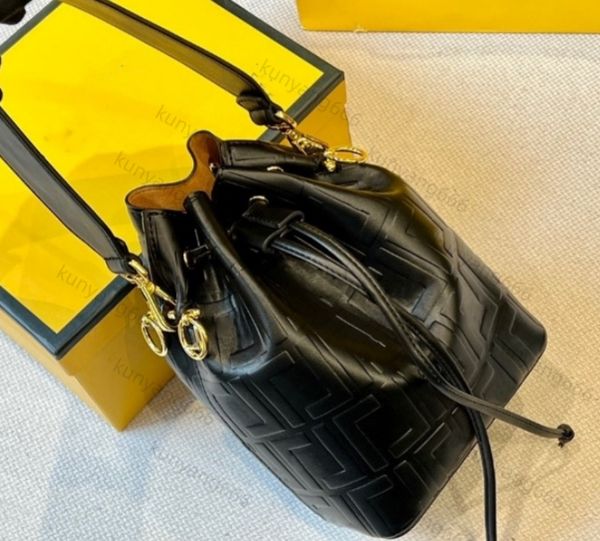 mini bucket bag luxury designer crossbody shoulder bags handbag women's fashion leather handbags handbag wholesale removable shoulders
mini bucket bag luxury designer crossbody shoulder bags handbag women's fashion leather handbags handbag wholesale removable shoulders