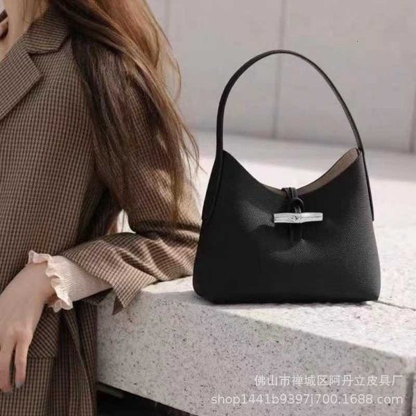 versatile jiaozi high commuter edition women underarm bag 23 handbag bamboo joint, Red;black
versatile jiaozi high commuter edition women underarm bag 23 handbag bamboo joint, Red;black