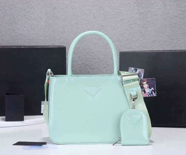 crossbody bags tote women shopping handbag leather pure color shoulder simple atmosphere and large capacity messenger purses 1020, Black;red
crossbody bags tote women shopping handbag leather pure color shoulder simple atmosphere and large capacity messenger purses 1020, Black;red