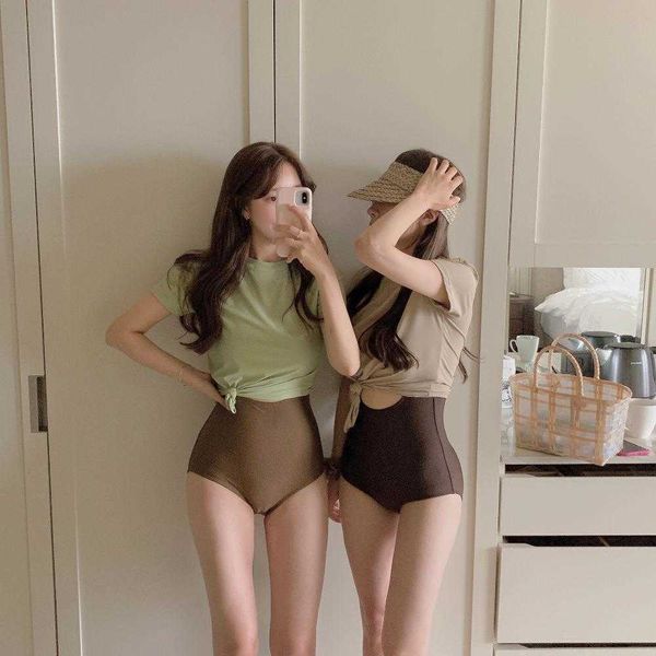 source ins style swimwear korean color matching one piece two suit swimsuit female vacation, White;black
source ins style swimwear korean color matching one piece two suit swimsuit female vacation, White;black
