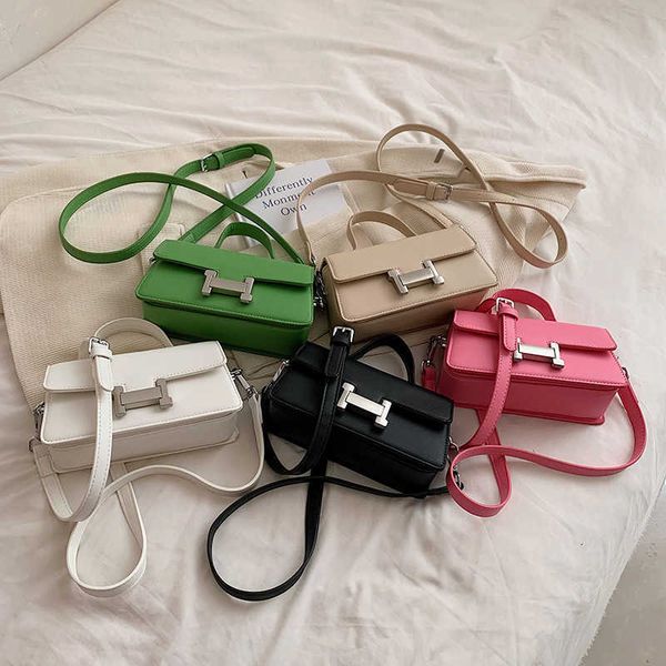 2023 handbag new h buckle shoulder women's handheld crossbody large capacity small square bag factory fashion style
2023 handbag new h buckle shoulder women's handheld crossbody large capacity small square bag factory fashion style