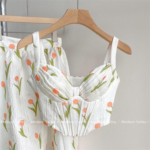 camisoles tanks fashion floral print camisole women backless cropped tank high waist a-line skirt ol sets spring summer 230506, Black;white
camisoles tanks fashion floral print camisole women backless cropped tank high waist a-line skirt ol sets spring summer 230506, Black;white