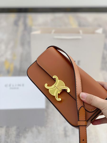 designer bag women's classic style fashion leather triangle bag women's small fashion bag bag cross shoulder handbag
designer bag women's classic style fashion leather triangle bag women's small fashion bag bag cross shoulder handbag