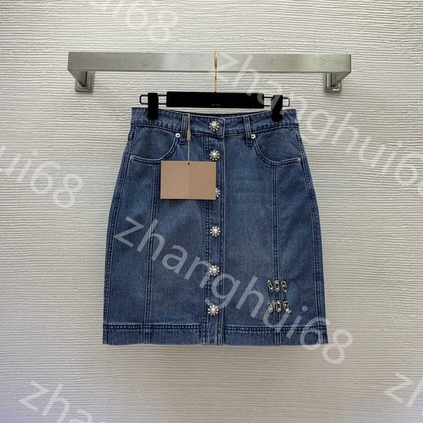 23ss womens designer clothing designer skirts front row button insert diamond nail bead logo high waist show thin bag buttock denim half ski, Black
23ss womens designer clothing designer skirts front row button insert diamond nail bead logo high waist show thin bag buttock denim half ski, Black