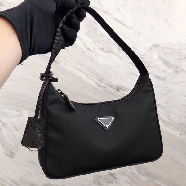 luxury designer handbag nylon messenger bag classic three-piece suit ladies underarm shoulder wallet fashion retro star
luxury designer handbag nylon messenger bag classic three-piece suit ladies underarm shoulder wallet fashion retro star