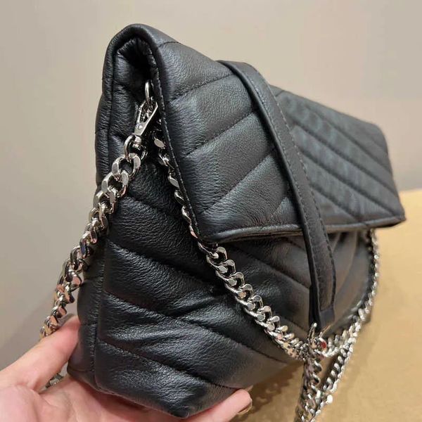 vintage shoulder bags v-shaped chain bag women tote handbags messenger bags cross wallets zipper crossbody female purses envelope 22, Black;red
vintage shoulder bags v-shaped chain bag women tote handbags messenger bags cross wallets zipper crossbody female purses envelope 22, Black;red