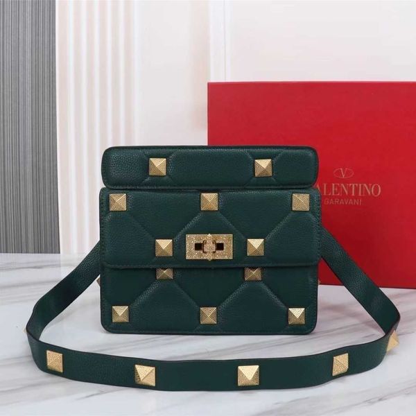 women's valentions metal bags luxurys designer handbag women rivet lychee cowhide portable shoulder crossbody fashionable underarm v737
women's valentions metal bags luxurys designer handbag women rivet lychee cowhide portable shoulder crossbody fashionable underarm v737