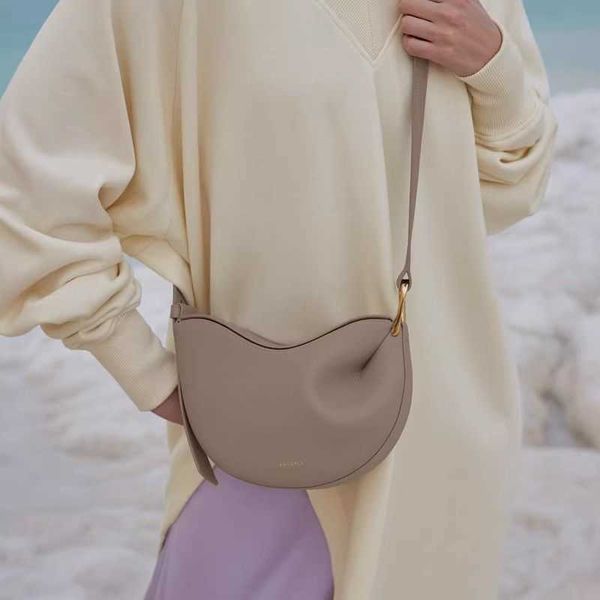 french polene paris crescent underarm bag with niche design one shoulder crossbody genuine leather poleno pea bag
french polene paris crescent underarm bag with niche design one shoulder crossbody genuine leather poleno pea bag