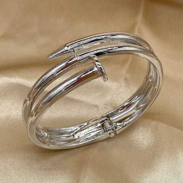 high-quality new electroplating 18k nail head bracelet female exaggerated spring opening card, Black
high-quality new electroplating 18k nail head bracelet female exaggerated spring opening card, Black