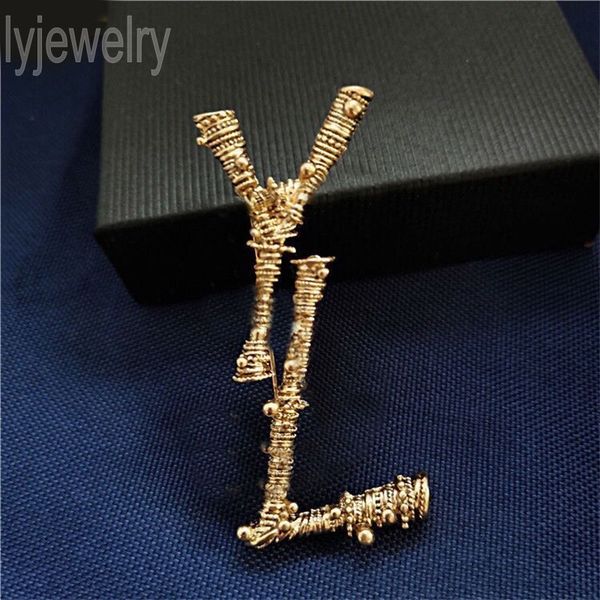 luxury broche brass alloys letter designer brooch silvery golden color vintage jewelry woman fashionable decorative brass charming special z, Gray
luxury broche brass alloys letter designer brooch silvery golden color vintage jewelry woman fashionable decorative brass charming special z, Gray