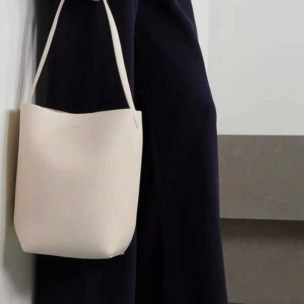 the row bag leather autumn and winter large capacity commuter one shoulder handheld tote women's small design bucket bag
the row bag leather autumn and winter large capacity commuter one shoulder handheld tote women's small design bucket bag