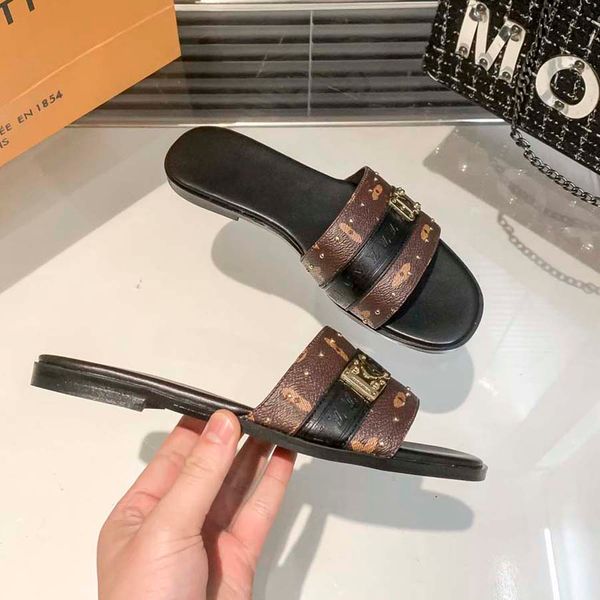 designers slides slippers fashion luxurys floral slipper leather sandals summer shoes gear bottoms sliders62, Black
designers slides slippers fashion luxurys floral slipper leather sandals summer shoes gear bottoms sliders62, Black