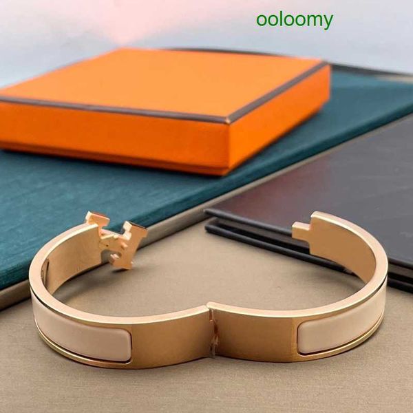 designer h letter bangle luxury brand enamel bracelets men and women fashion bracelets everyday accessories party wedding valentine's d, Black
designer h letter bangle luxury brand enamel bracelets men and women fashion bracelets everyday accessories party wedding valentine's d, Black
