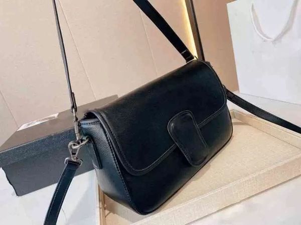 shoulder bags women crossbody messenger soft handbag fashion genuine leather purses lady wallet 1100, Black;red
shoulder bags women crossbody messenger soft handbag fashion genuine leather purses lady wallet 1100, Black;red